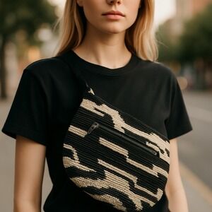 Free‎ People Crocheted Tribal Cross Body Bag Top Zipper Fully Lined Outside Zip